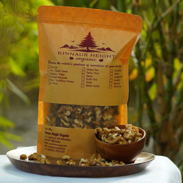 WALNUT KERNELS